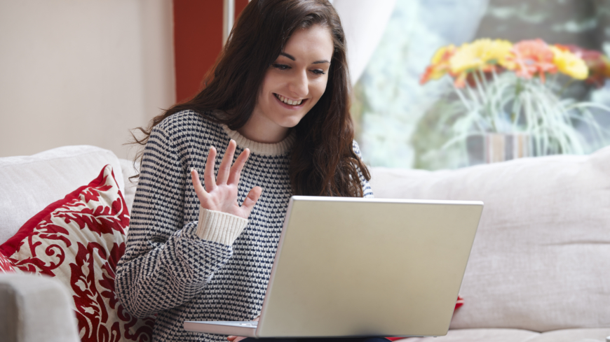 Videomöte och tidsbokning via nätet är exempel på e-tjänter som efterfrågas bland ungdomarna för att göra ungdomsmottagningarna bättre. Foto: Shutterstock